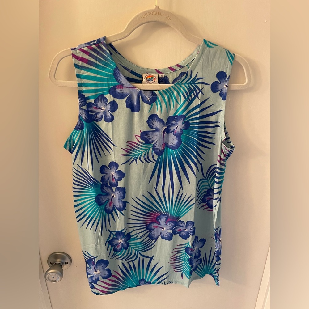 Linen Hawaii floral shirt size medium